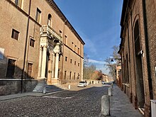 Facade of palace. Palazzo Prosperi Sacrati (Ferrara).jpg