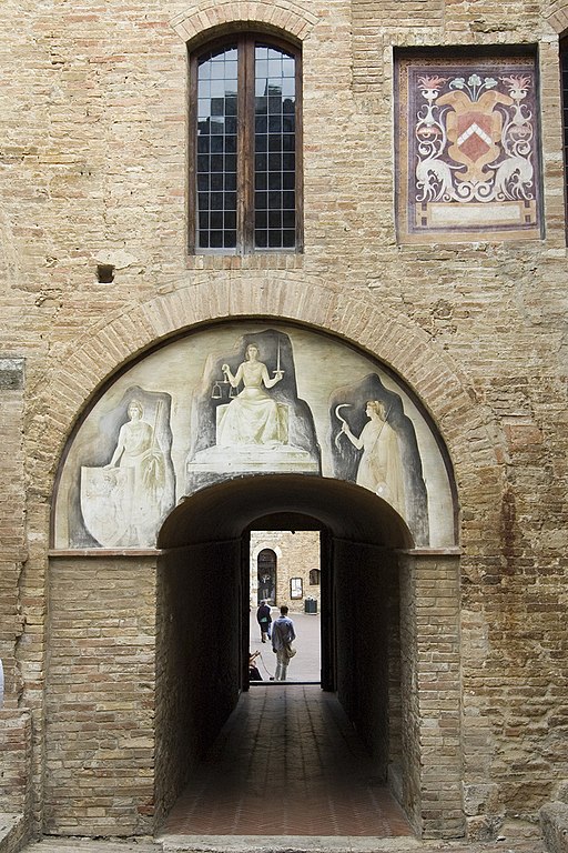 Palazzo del popolo san gimignano 01