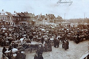 1917 view of the same square