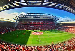 Kilátás az Anfield Road felőli lelátóról UEFA