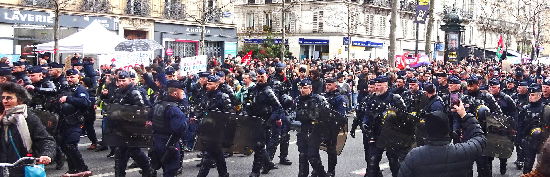 France on Fire: “Fires” Everywhere. Who Is Behind them? “Men in Black”  1920px-Paris-2023-03-23-manif29