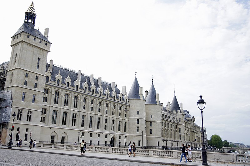 File:Paris-conciergerie 02.jpg