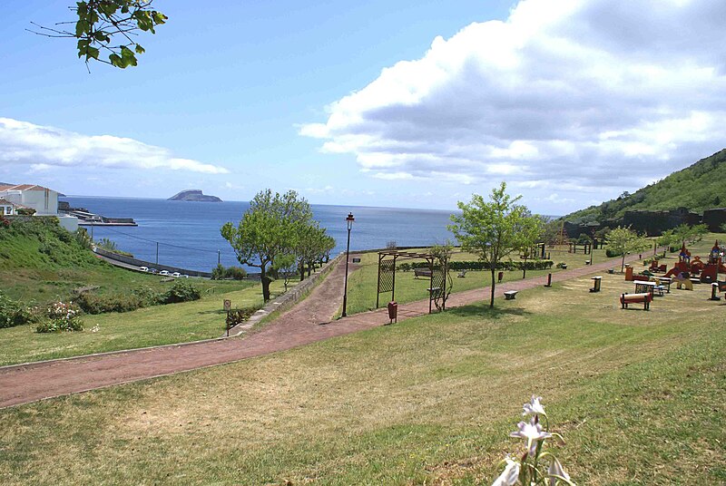File:Parque do Relvão, Angra do Heroísmo, ilha Terceira, Açores, Portugal.jpg