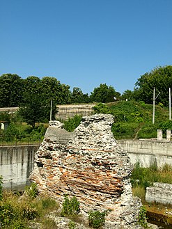 Piciorul Podului lui Traian, malul românesc (19 august 2009).jpg
