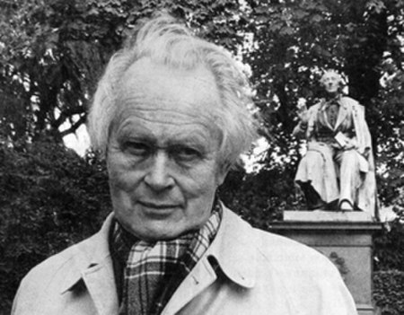 Piet Hein and H.C. Andersen (cropped).jpg