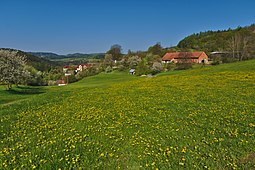 Pohled na obec od východu, Lhota u Olešnice, okres Blansko (02).jpg