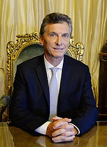 Mauricio Macri (né en 1959 à Tandil), et fils d'une des familles les plus riches d'Argentine, élu président de la nation en 2015.