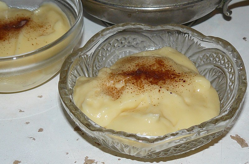 File:Pudding sprinkled with chocolate.JPG