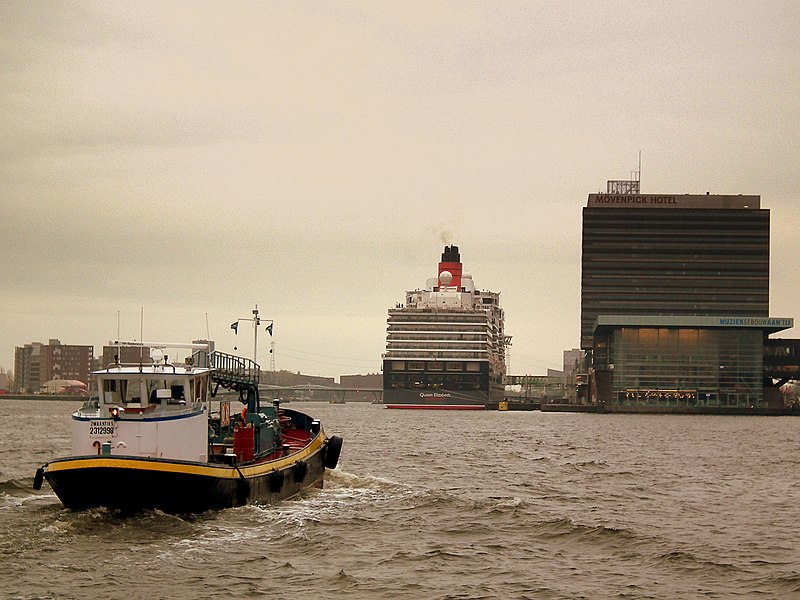 File:QUEEN ELIZABETH CUNARD LINE AT AMSTERDAM CRUISE TERMINAL OCT 2011 (6382308421).jpg