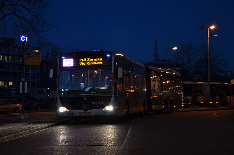 File:Qbuzz 3401, Groningen Hoofdstation -- Last bus to school.. (12836415944).jpg