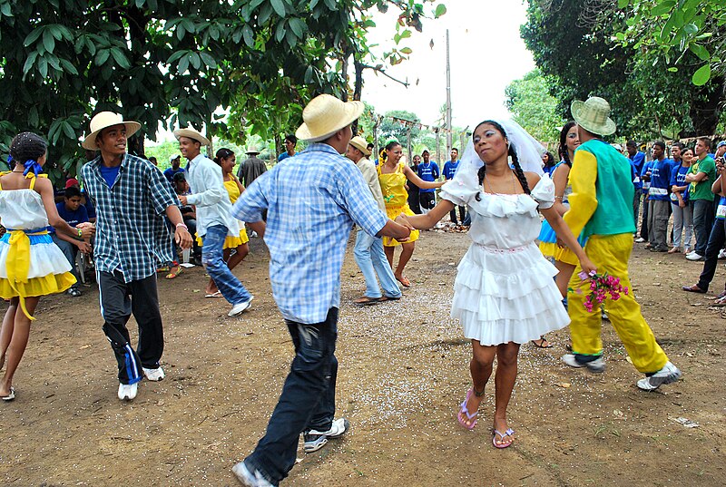 File:Quadrilha São João 2010.jpg