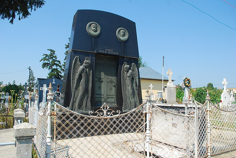 File:RO BZ Dumbrava cemetery Seceleanu tomb.JPG