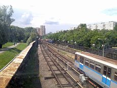 Railway junction near Kuntsevskaya metro station (Moscow).jpg