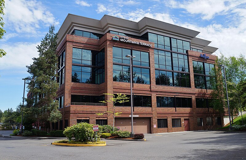 File:Redstone Corporate Center - Mountlake Terrace interim city hall.jpg