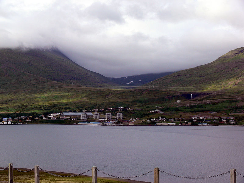 File:Reiðarfjörður04.jpg