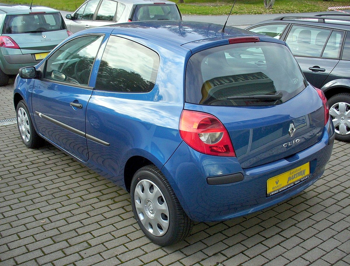 File:Renault Clio III Phase I Dreitürer 2 1.2 16V Heck.JPG - Wikimedia  Commons