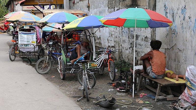 File:Resting tricycle drivers 2017 cebu.jpg