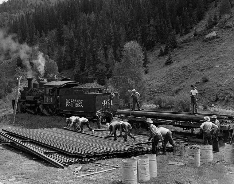 File:Rio Grande Southern removing narrow gauge rails 1952.JPG