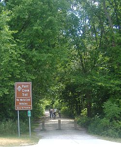 Stezka Rochester Michigan Paint Creek Trail.JPG