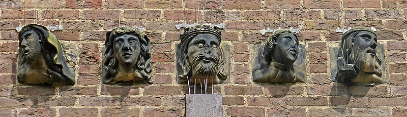 File:Rogues' Gallery, All Saints' Church, Pontefract.jpg