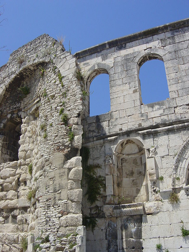 Roman walls. Roman Wall. Split Gate.