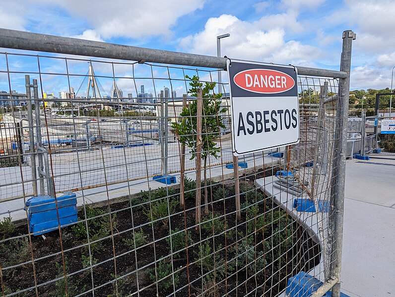 File:Rozelle Parklands Asbestos Mulch.jpg