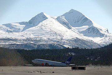 Fil:SAS_737_at_Bardufoss.jpg