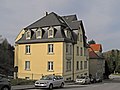 Wohnhaus in offener Bebauung