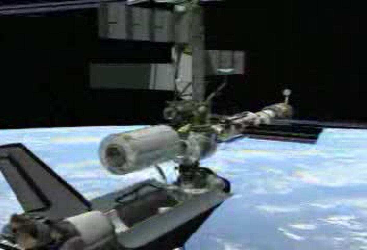 File:STS-98 Berths.webm