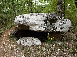 A Dolmen of Cantegrel cikk illusztráló képe