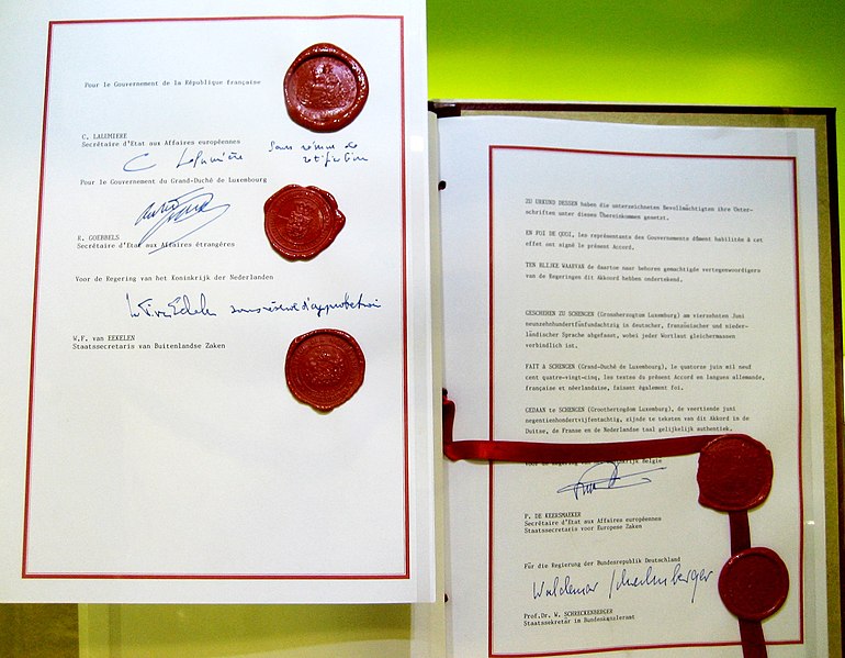 File:Schengen Agreement (1985) signatures.jpg