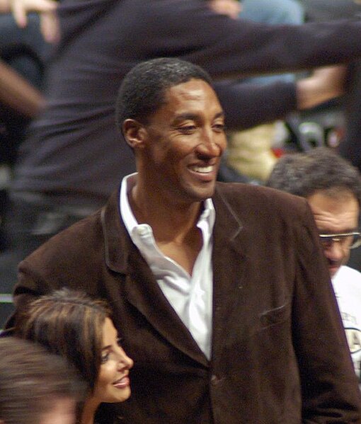 File:Scottie Pippen and his wife on December 15, 2006.jpg