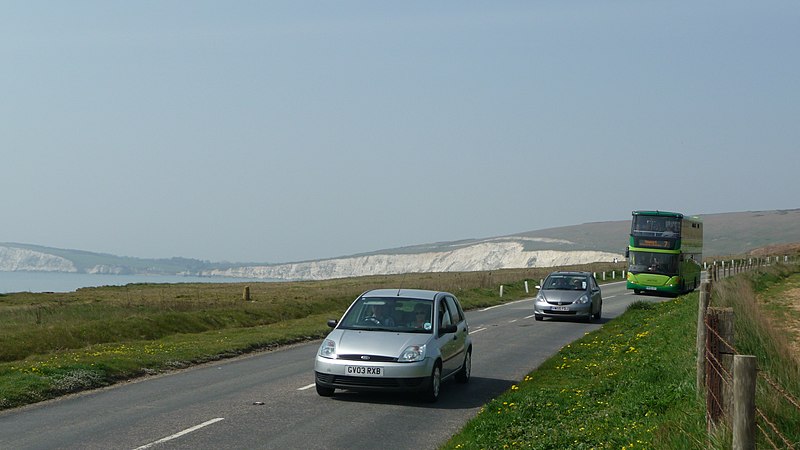 File:Southern Vectis 1110 HW58 ASV and Military Road 4.JPG