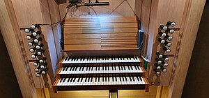 Spieltisch Kuhn Orgel.jpg