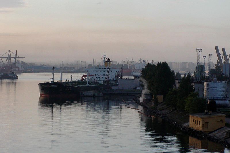 File:St Petersburg port scene.jpg