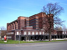 La Stadthalle, vista da sud-ovest.