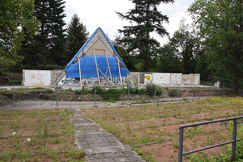 File:Stadtpark Blankenburg Freiluftbühne 04.jpg