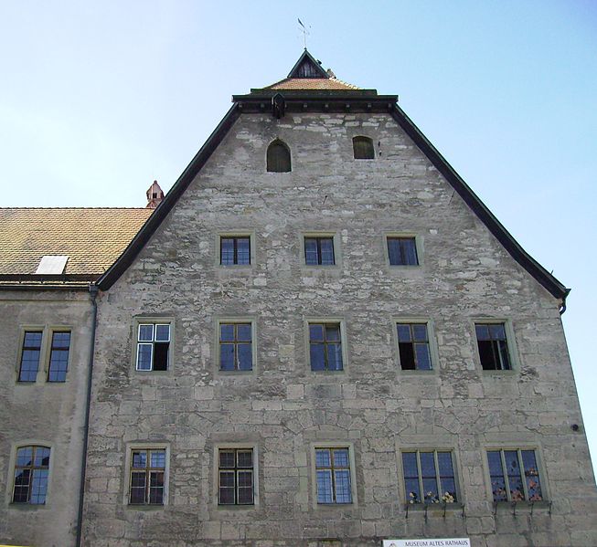 File:Steinernes Haus Dinkelsbuehl.JPG