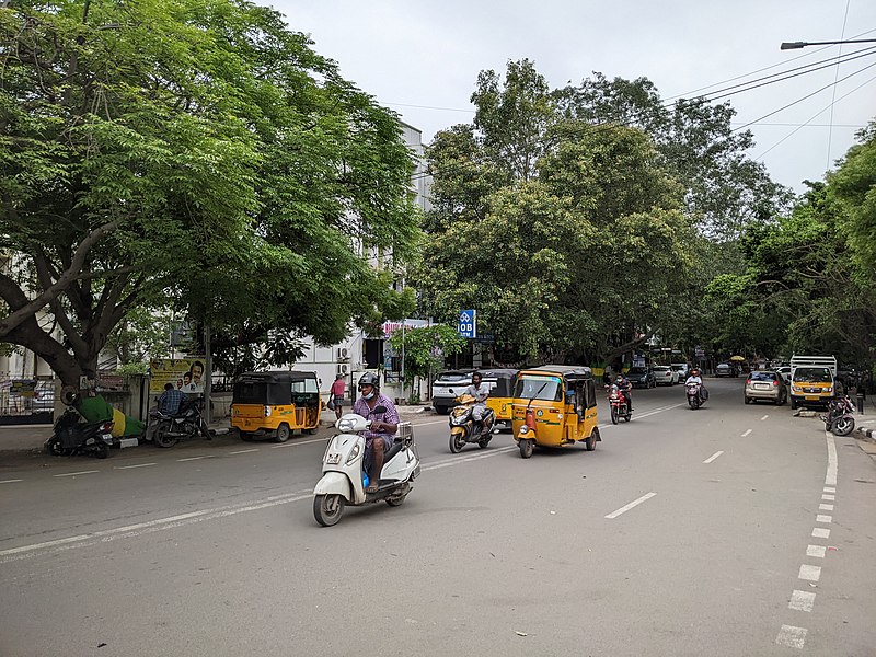 File:Street views in Chennai 2K22TNKAN (58).jpg