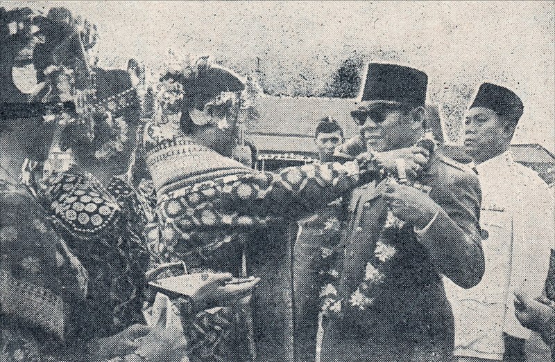 File:Sukarno in Palembang, Bung Karno Penjambung Lidah Rakjat 245.jpg