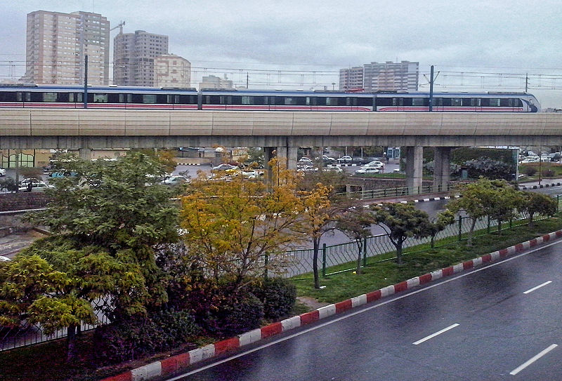 File:Tabriz Metro on Bridge.jpg