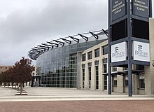 Ted Constant Center retusoitu.jpg