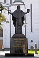 Памятник святому Савве Сербскому перед храмом Святого Саввы в Белграде, Сербия