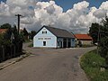 Čeština: Požární zbrojnice v Teplýšovicích. Okres Benešov, Česká republika. English: Fire station in Teplýšovice village, Písek District, Czech Republic.