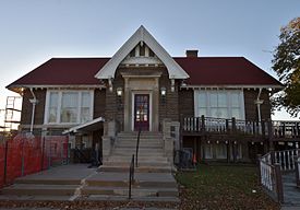 Bloomfield Publik Library.jpg