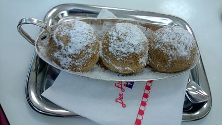 Eismarillenknödel at Tichy