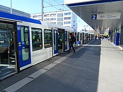 Métro M1, arrêt EPFL.