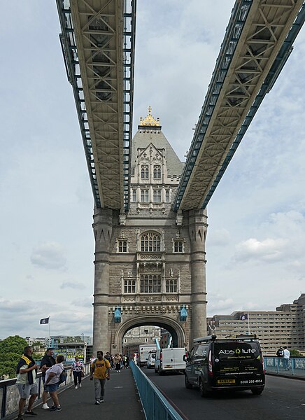 File:Tower Bridge - 52253553606.jpg