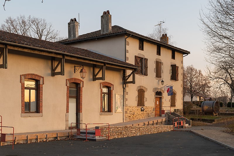 File:Town hall of Quezac (5).jpg