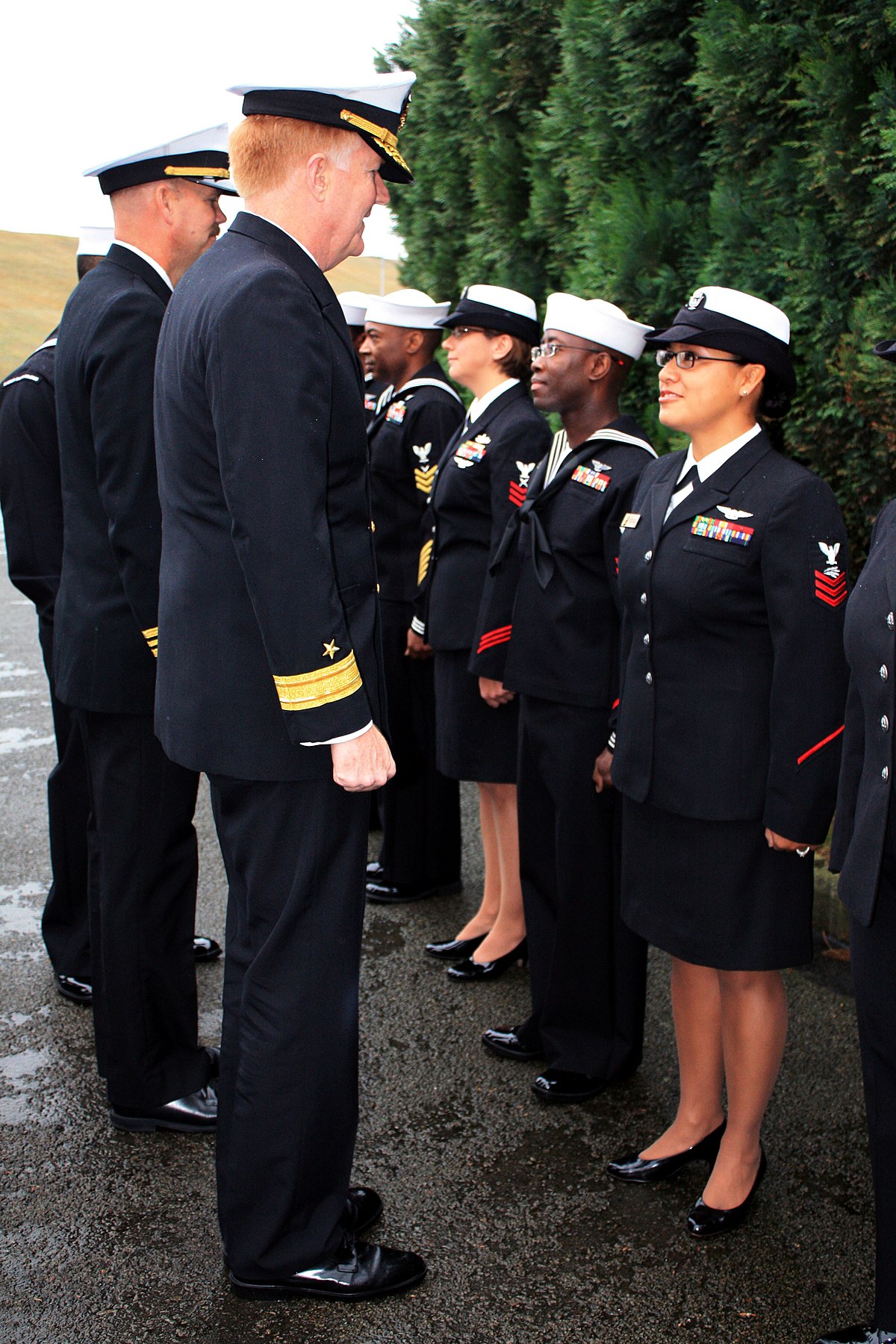 File:US Navy 090519-N-1121T-002 Personnel Specialist 1st Class